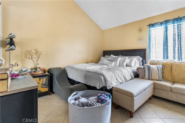 2812 Tuolumne Place D, Ontario, California 91761