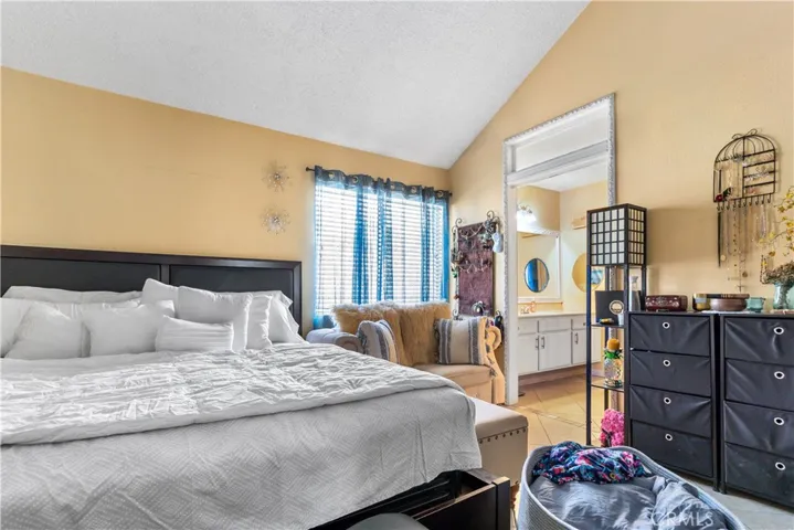 2812 Tuolumne Place D, Ontario, California 91761