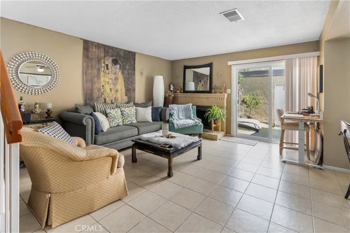 2812 Tuolumne Place D, Ontario, California 91761