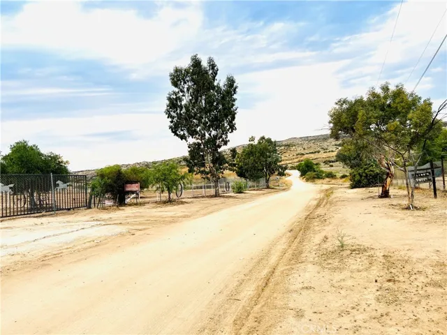 42145 Selinger, Hemet, California 92544