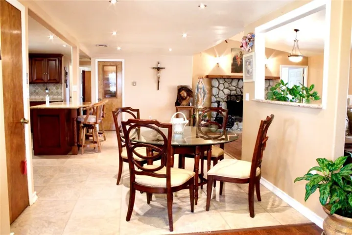42145 Selinger, Hemet, California 92544