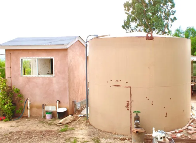 Tank Water and a full bathroom