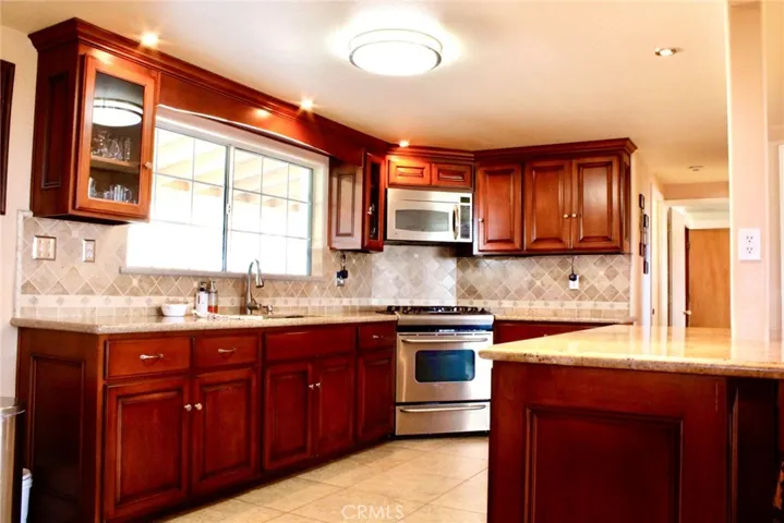 42145 Selinger, Hemet, California 92544