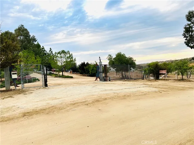 42145 Selinger, Hemet, California 92544
