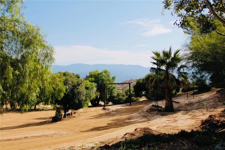 42145 Selinger, Hemet, California 92544