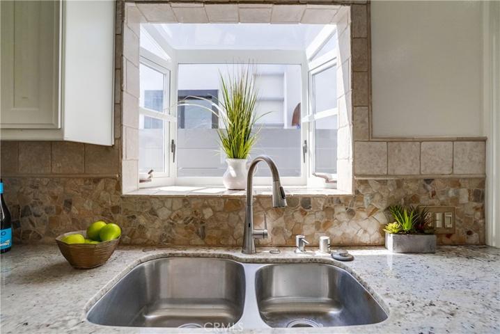 228 Granada Avenue, Long Beach, California 90803