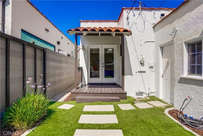 228 Granada Avenue, Long Beach, California 90803
