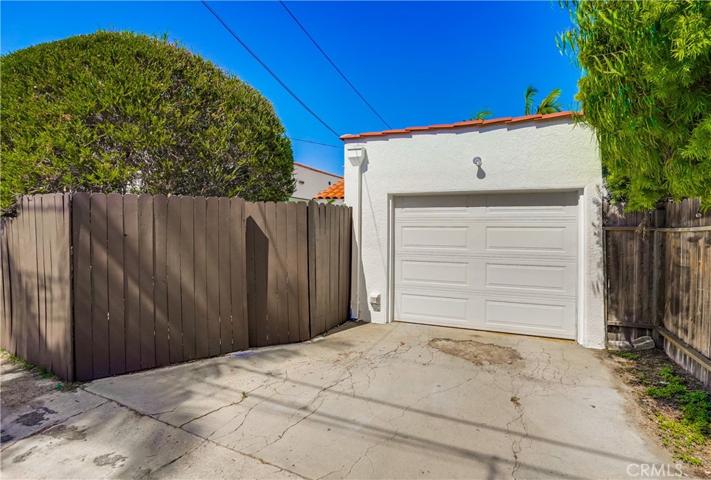 228 Granada Avenue, Long Beach, California 90803