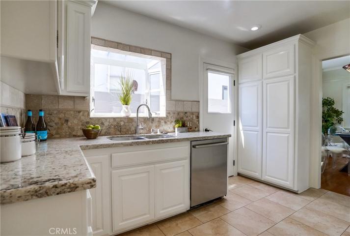 228 Granada Avenue, Long Beach, California 90803