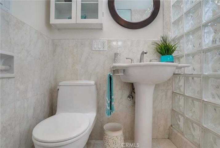 228 Granada Avenue, Long Beach, California 90803