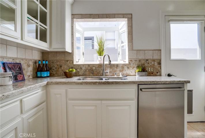 228 Granada Avenue, Long Beach, California 90803