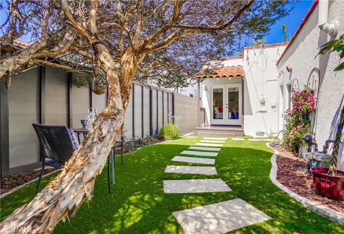 228 Granada Avenue, Long Beach, California 90803