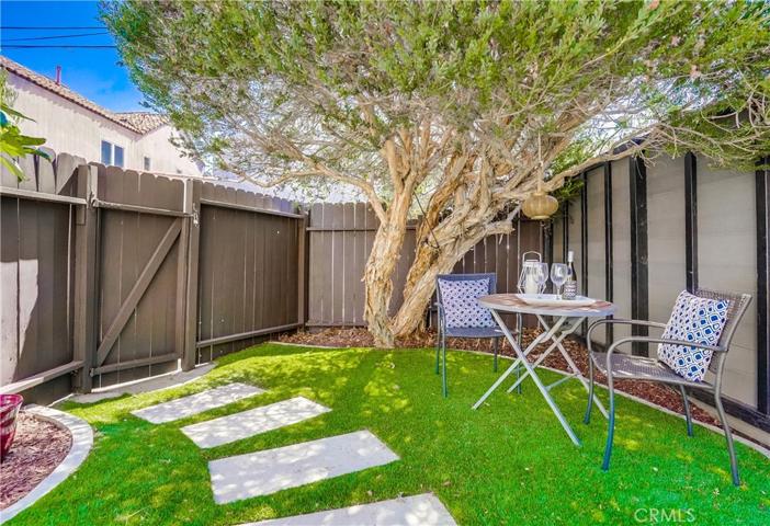 228 Granada Avenue, Long Beach, California 90803