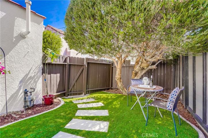 228 Granada Avenue, Long Beach, California 90803