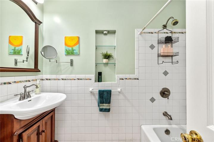 3001 San Francisco Avenue, Long Beach, California 90806