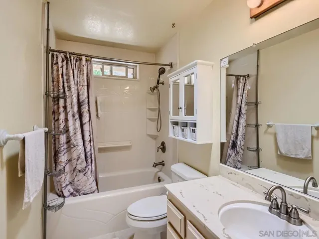 11410 Eucalyptus Hills Dr, Lakeside, California 92040