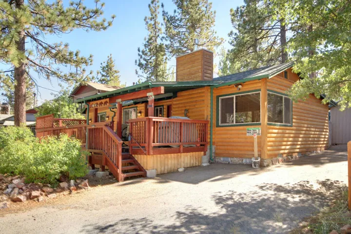 exterior-1_53185959998_o
