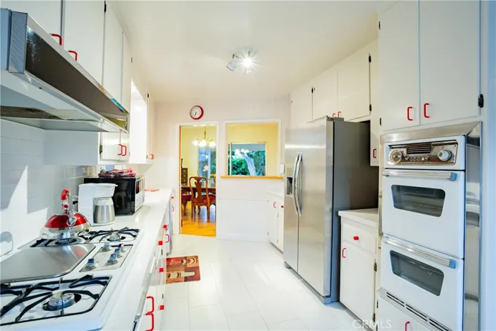 1455 N Mountain Avenue, Claremont, California 91711