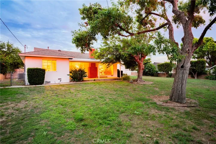 1455 N Mountain Avenue, Claremont, California 91711