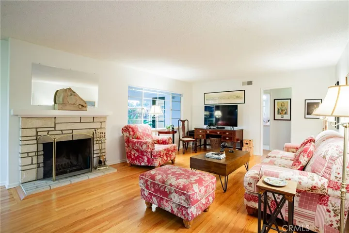1455 N Mountain Avenue, Claremont, California 91711