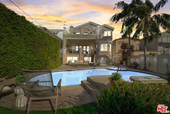 519 S Juanita Avenue, Redondo Beach, California 90277