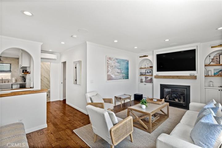 215 Longfellow Avenue, Hermosa Beach, California 90254