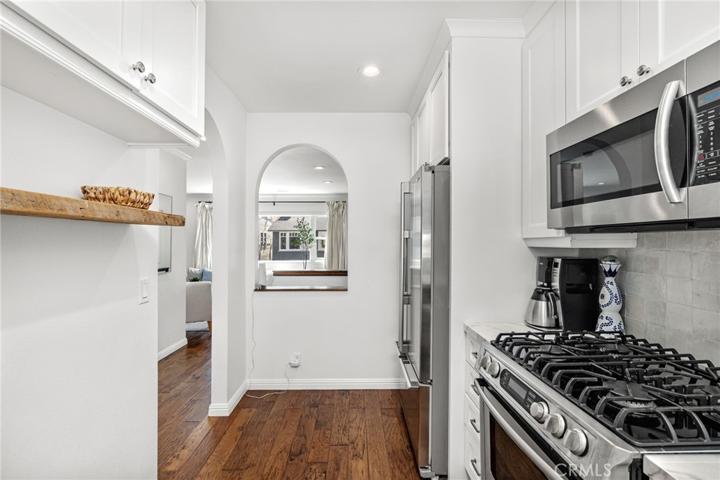 215 Longfellow Avenue, Hermosa Beach, California 90254