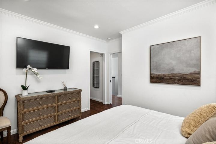 215 Longfellow Avenue, Hermosa Beach, California 90254