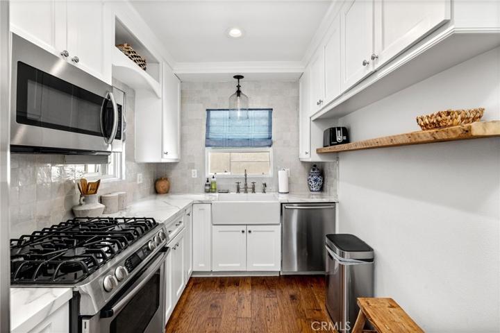 215 Longfellow Avenue, Hermosa Beach, California 90254