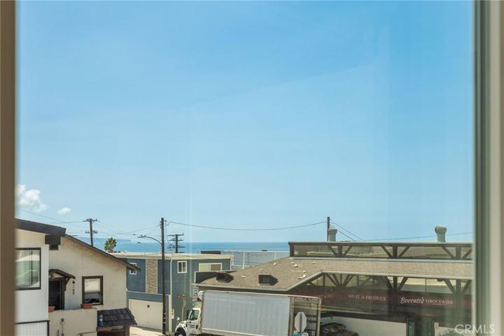 215 Longfellow Avenue, Hermosa Beach, California 90254