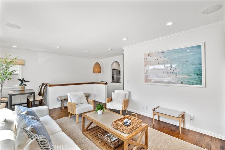 215 Longfellow Avenue, Hermosa Beach, California 90254