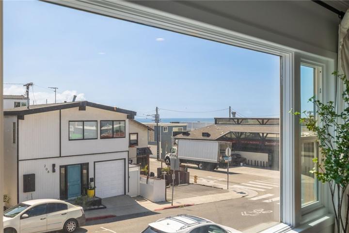 215 Longfellow Avenue, Hermosa Beach, California 90254