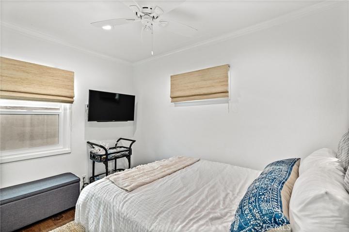 215 Longfellow Avenue, Hermosa Beach, California 90254