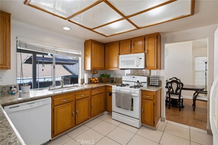 371 Glacier Circle, Corona, California 92879