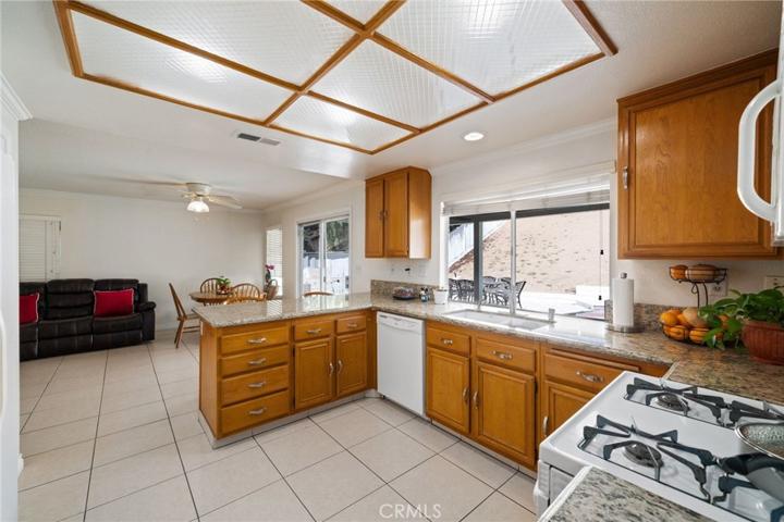 371 Glacier Circle, Corona, California 92879