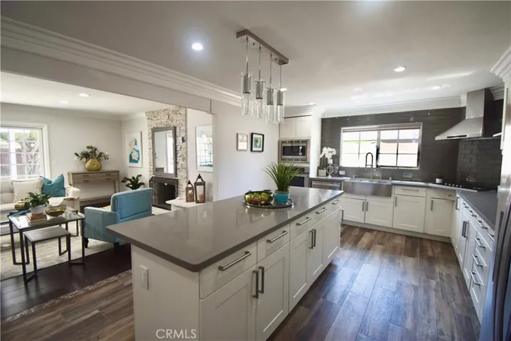 6962 Cumberland Drive, Huntington Beach, California 92647