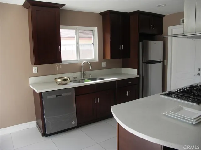 514 E Kenbridge Drive, Carson, California 90746