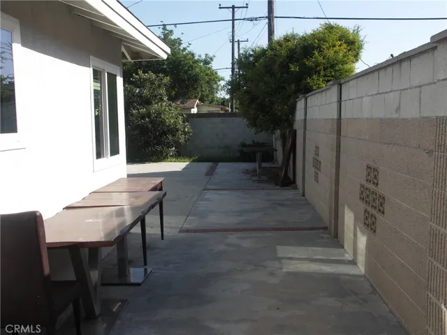 514 E Kenbridge Drive, Carson, California 90746