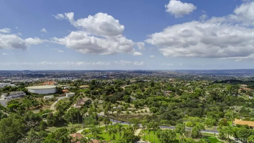 2048 Elevado Hills Drive, Vista, California 92084