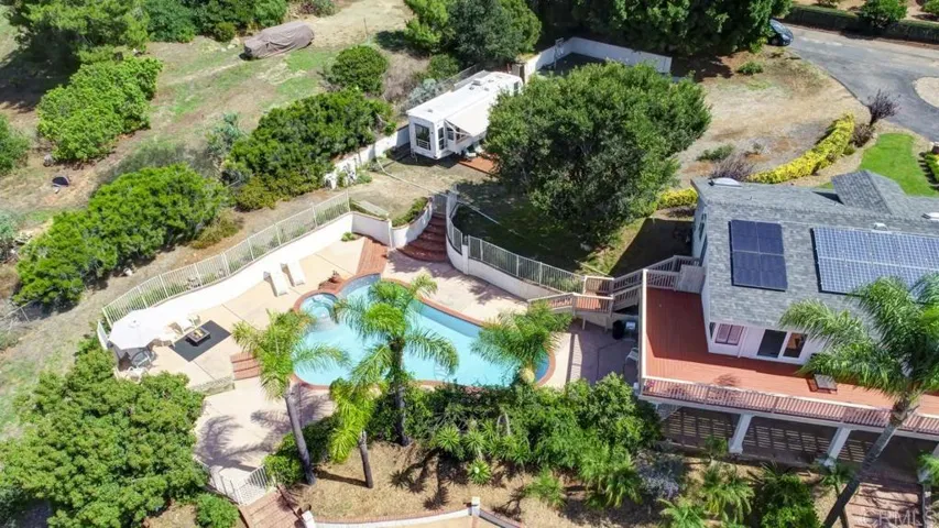 2048 Elevado Hills Drive, Vista, California 92084