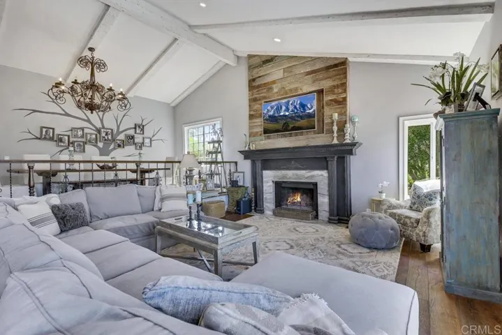 2048 Elevado Hills Drive, Vista, California 92084
