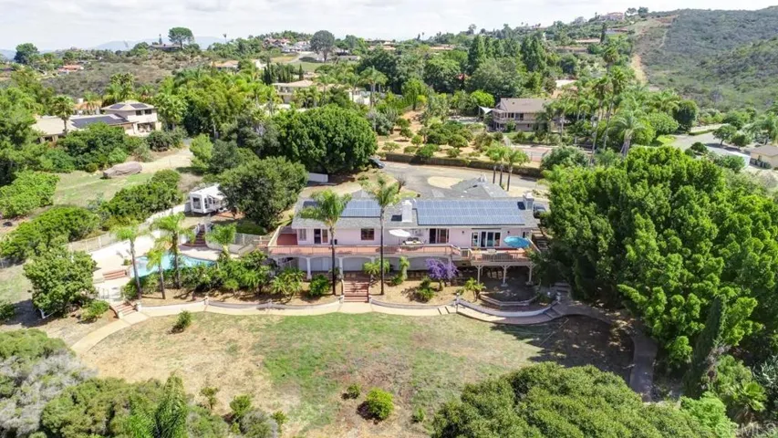 2048 Elevado Hills Drive, Vista, California 92084