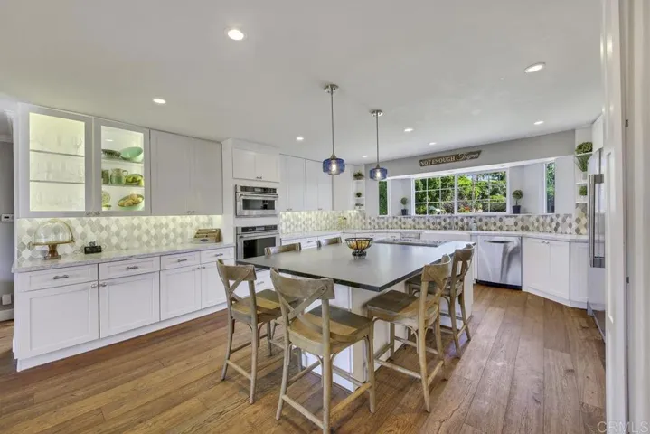 2048 Elevado Hills Drive, Vista, California 92084