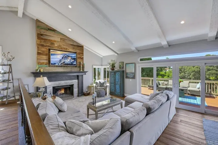 2048 Elevado Hills Drive, Vista, California 92084