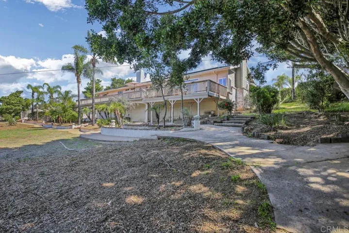 2048 Elevado Hills Drive, Vista, California 92084