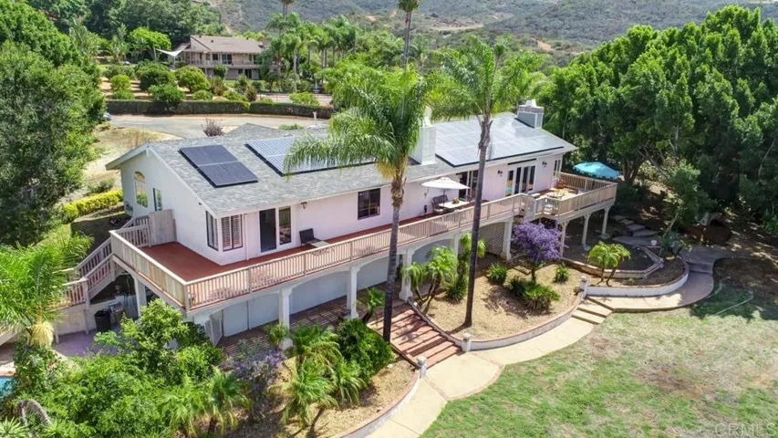 2048 Elevado Hills Drive, Vista, California 92084