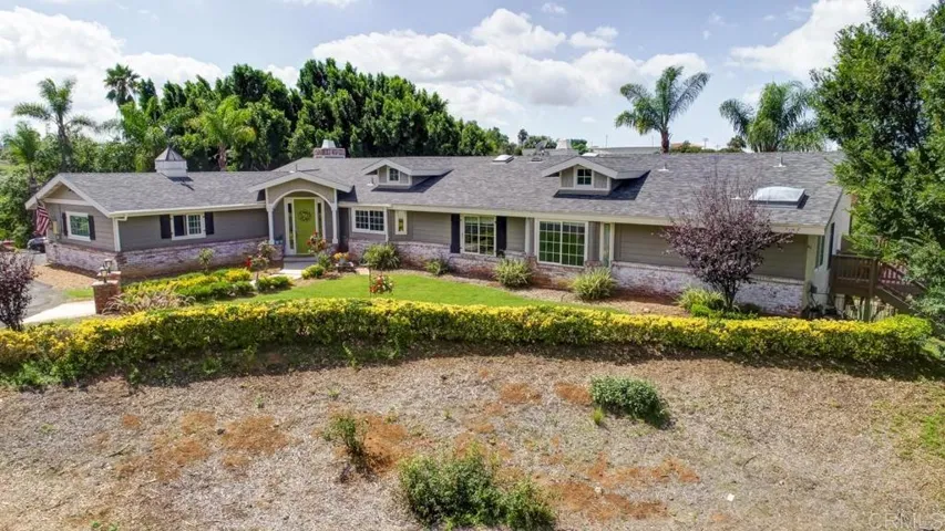2048 Elevado Hills Drive, Vista, California 92084