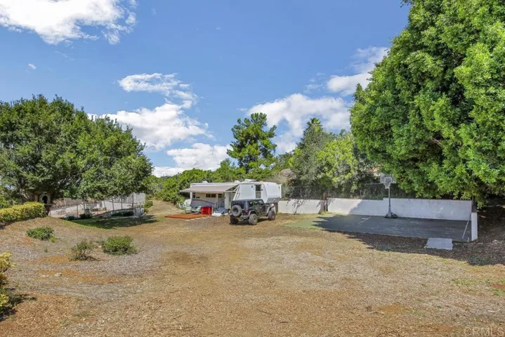 2048 Elevado Hills Drive, Vista, California 92084