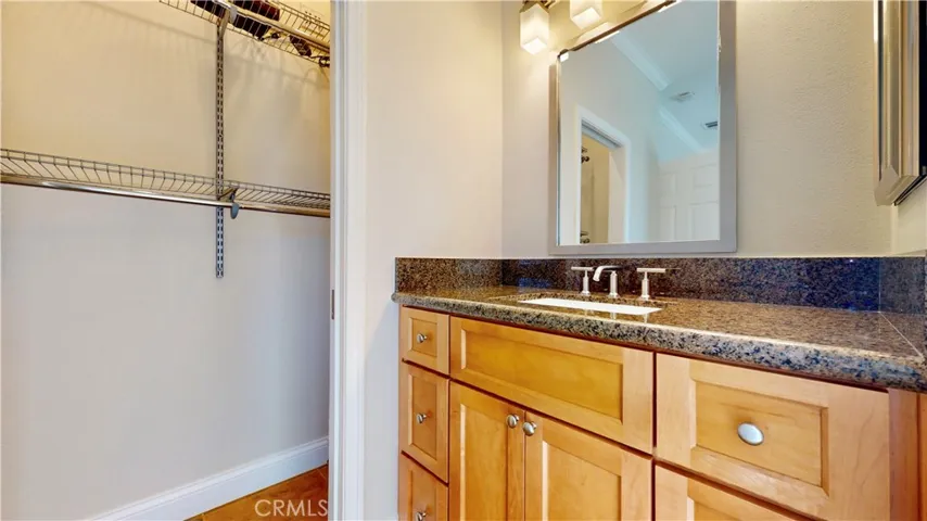 27867 Crown Court Circle Unit 75, Valencia, California 91354
