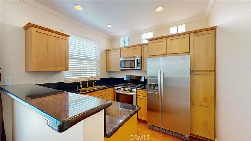 27867 Crown Court Circle Unit 75, Valencia, California 91354